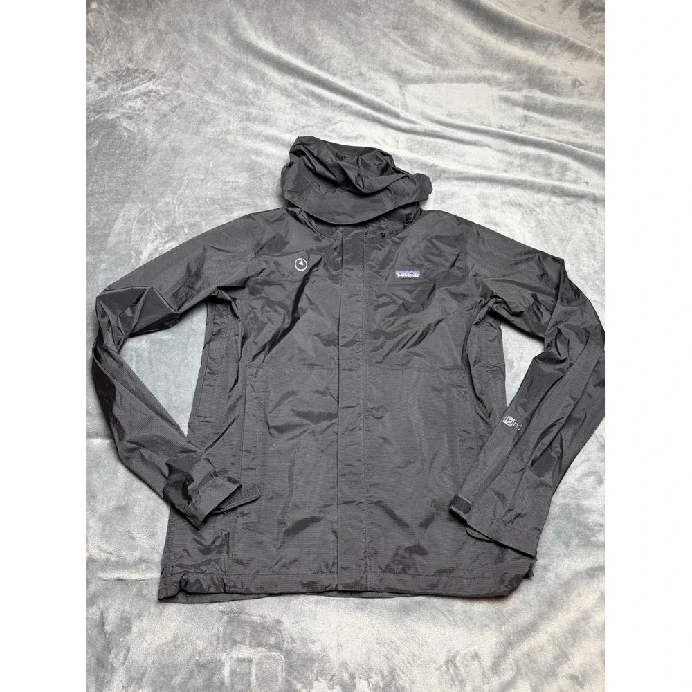 Patagonia Men's Size Small Torrentshell H2NO Black Hooded Rain Jacket Branded